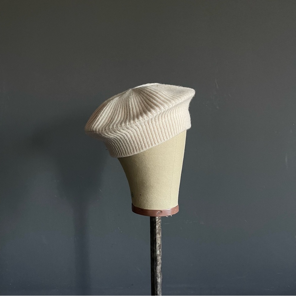 Dupatta Claudette 100% Wool Ribbed Knit Beret Cream Minimalist NWT Parisian Twee - Picture 2 of 5